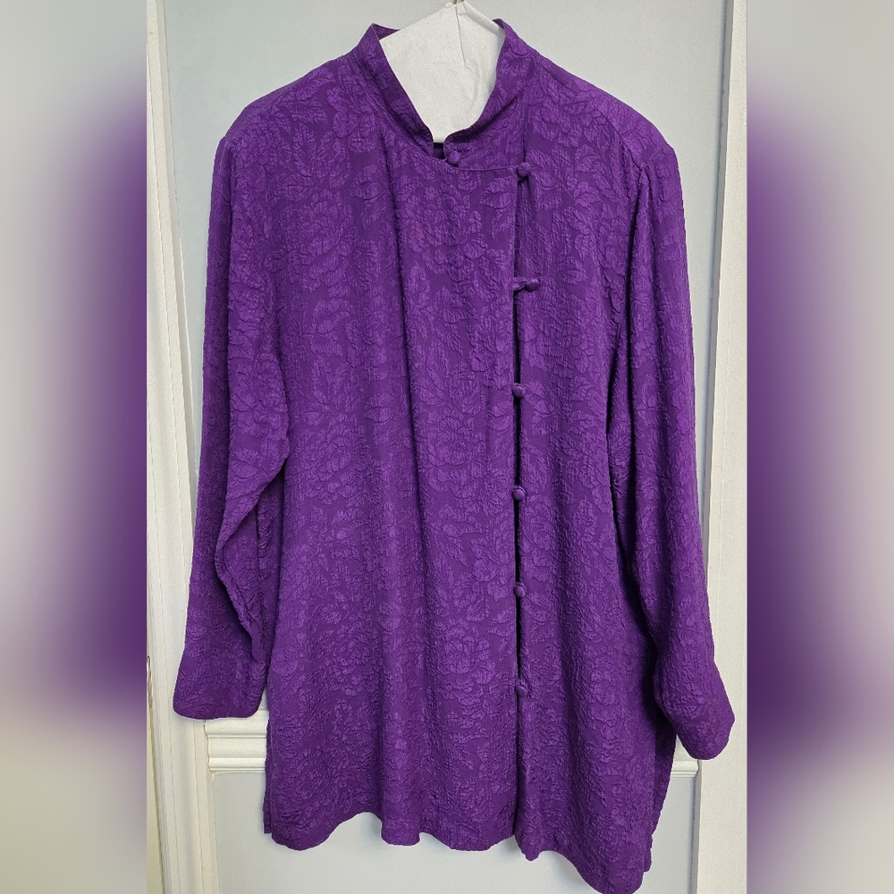 Yi Lin Purple Embossed 100% Silk Blouse Size L